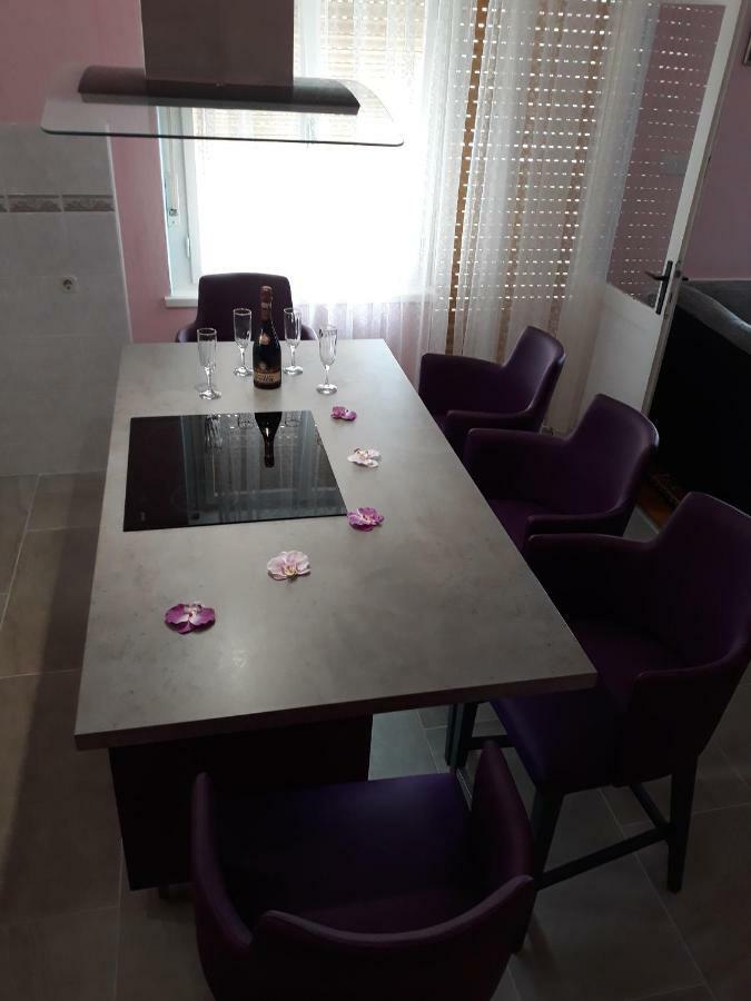 Apartment Vana Τρογκίρ Εξωτερικό φωτογραφία